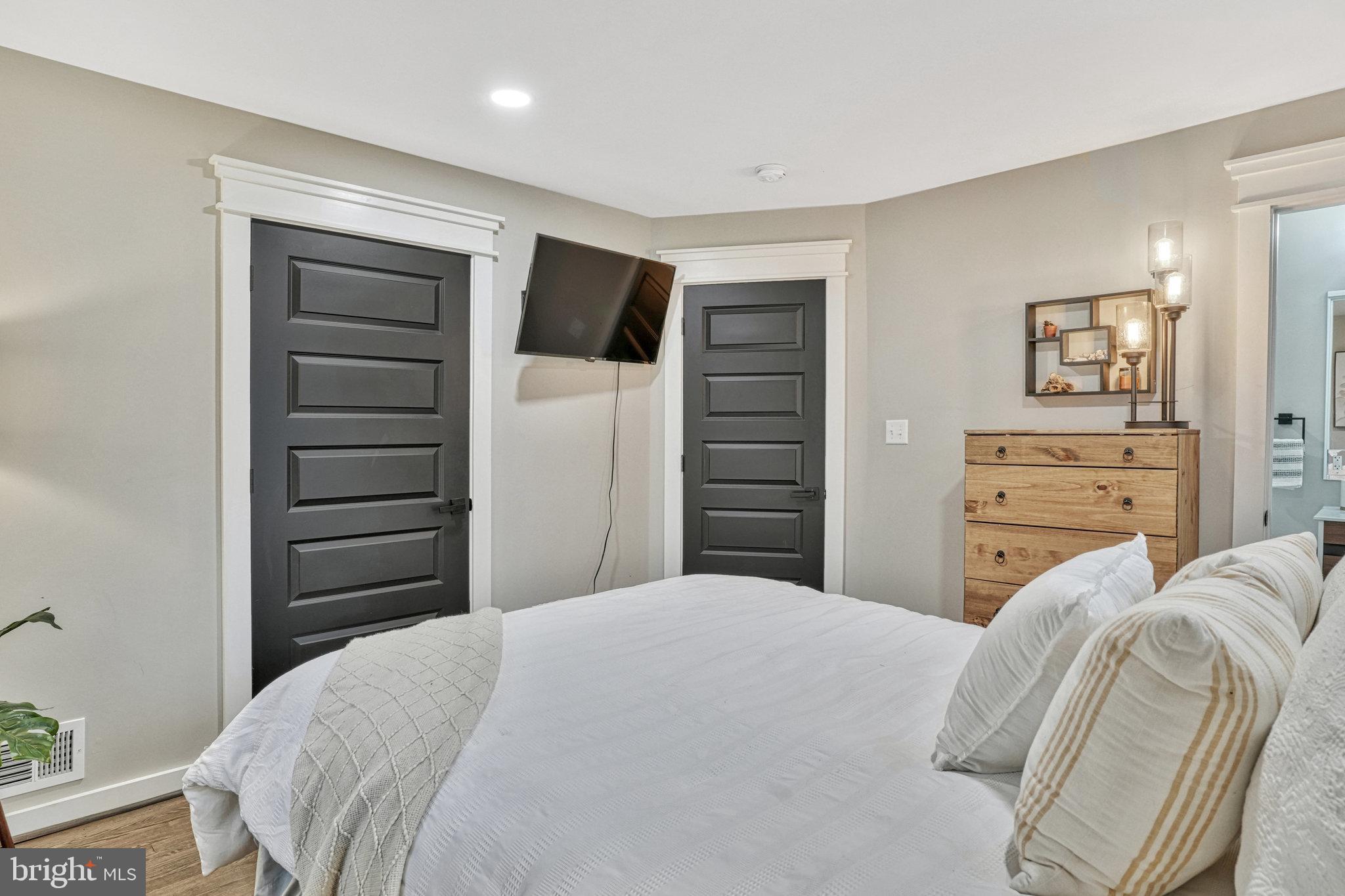 NORTH SPRINGFIELD - Residential