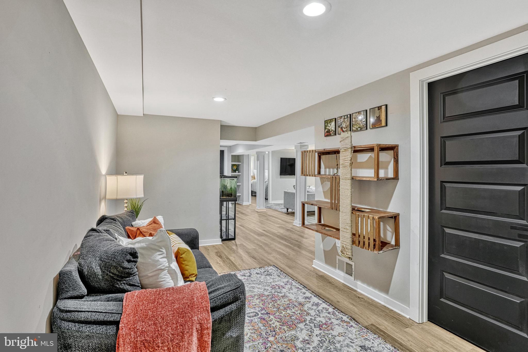 NORTH SPRINGFIELD - Residential