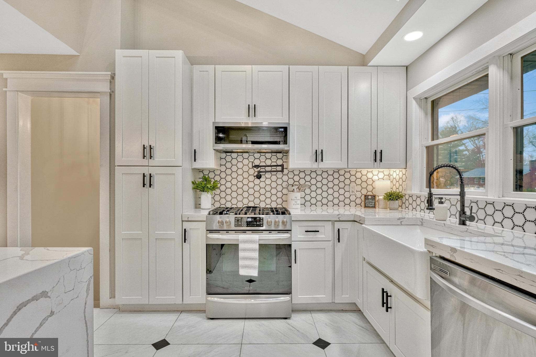 NORTH SPRINGFIELD - Residential