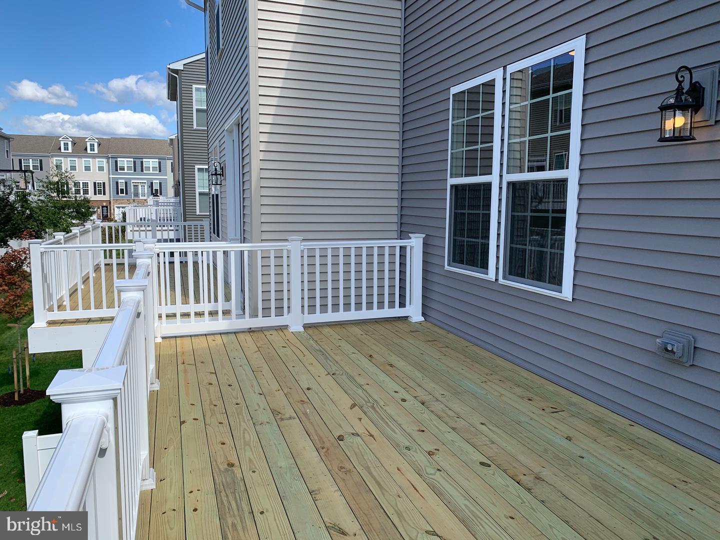 BRADLEY SQUARE - Residential