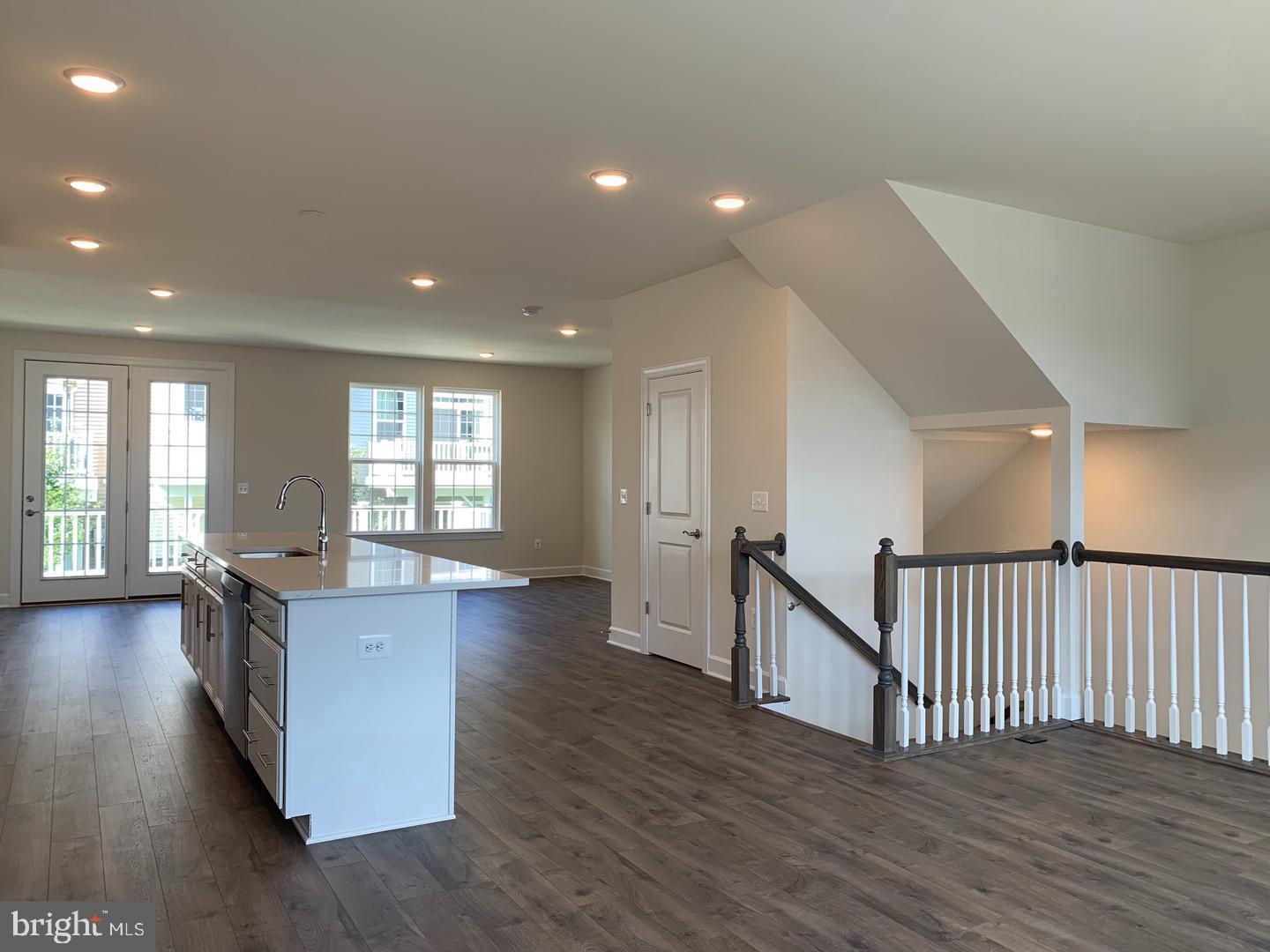 BRADLEY SQUARE - Residential