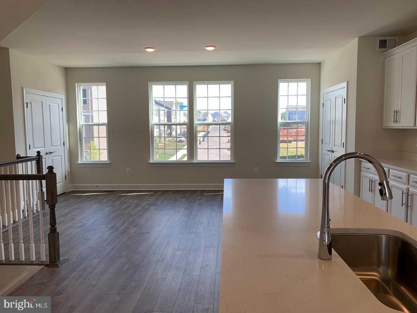 BRADLEY SQUARE - Residential