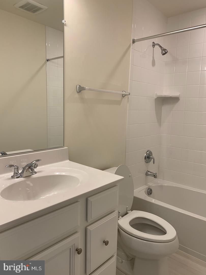 BRADLEY SQUARE - Residential