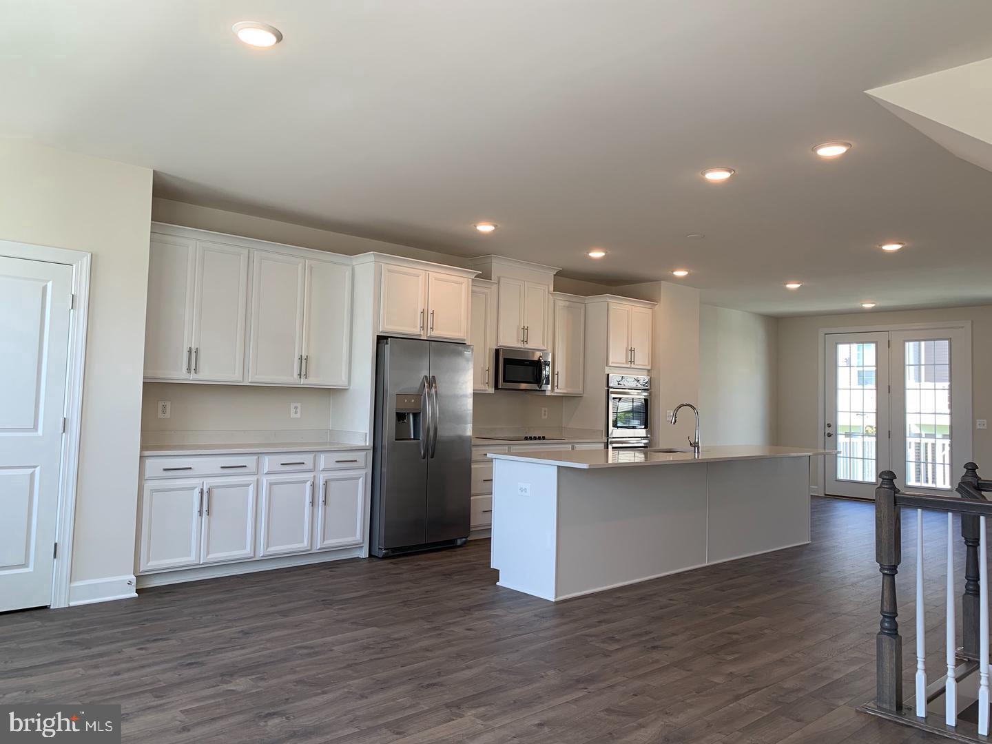 BRADLEY SQUARE - Residential