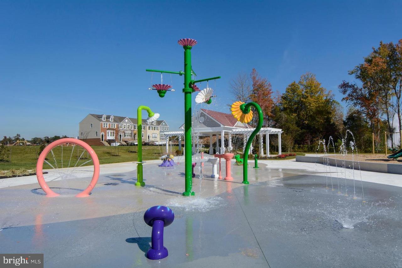 BRADLEY SQUARE - Residential