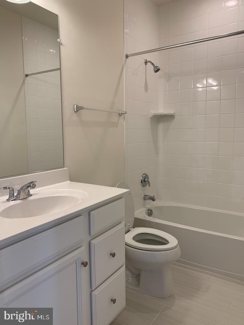 BRADLEY SQUARE - Residential