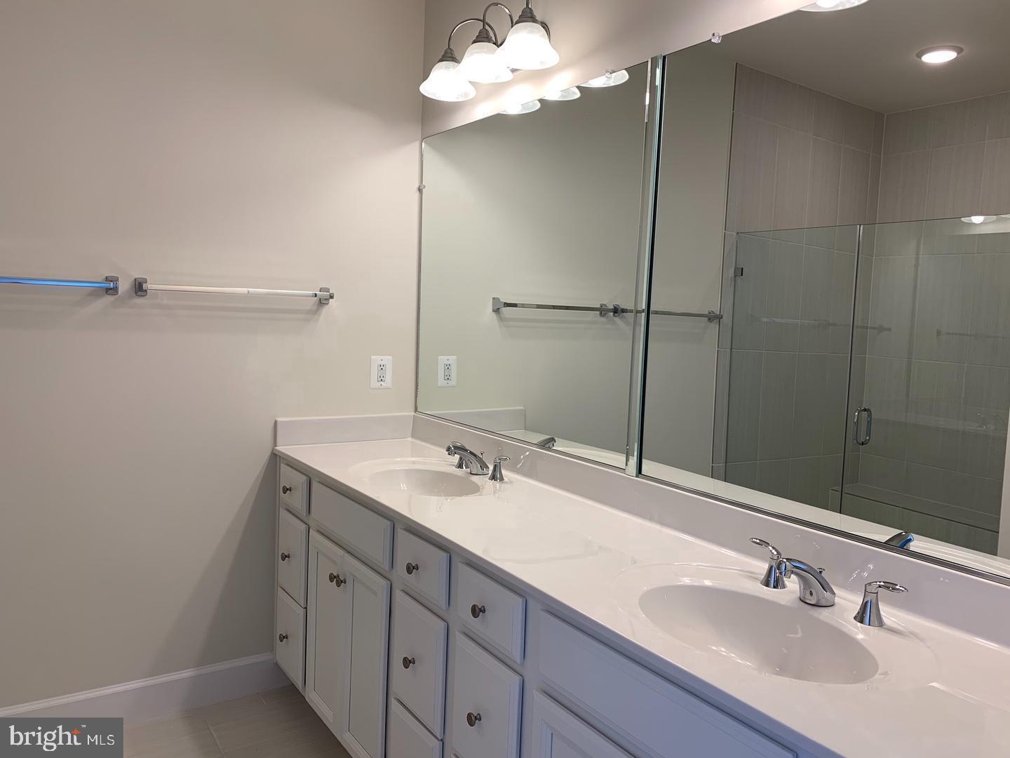 BRADLEY SQUARE - Residential