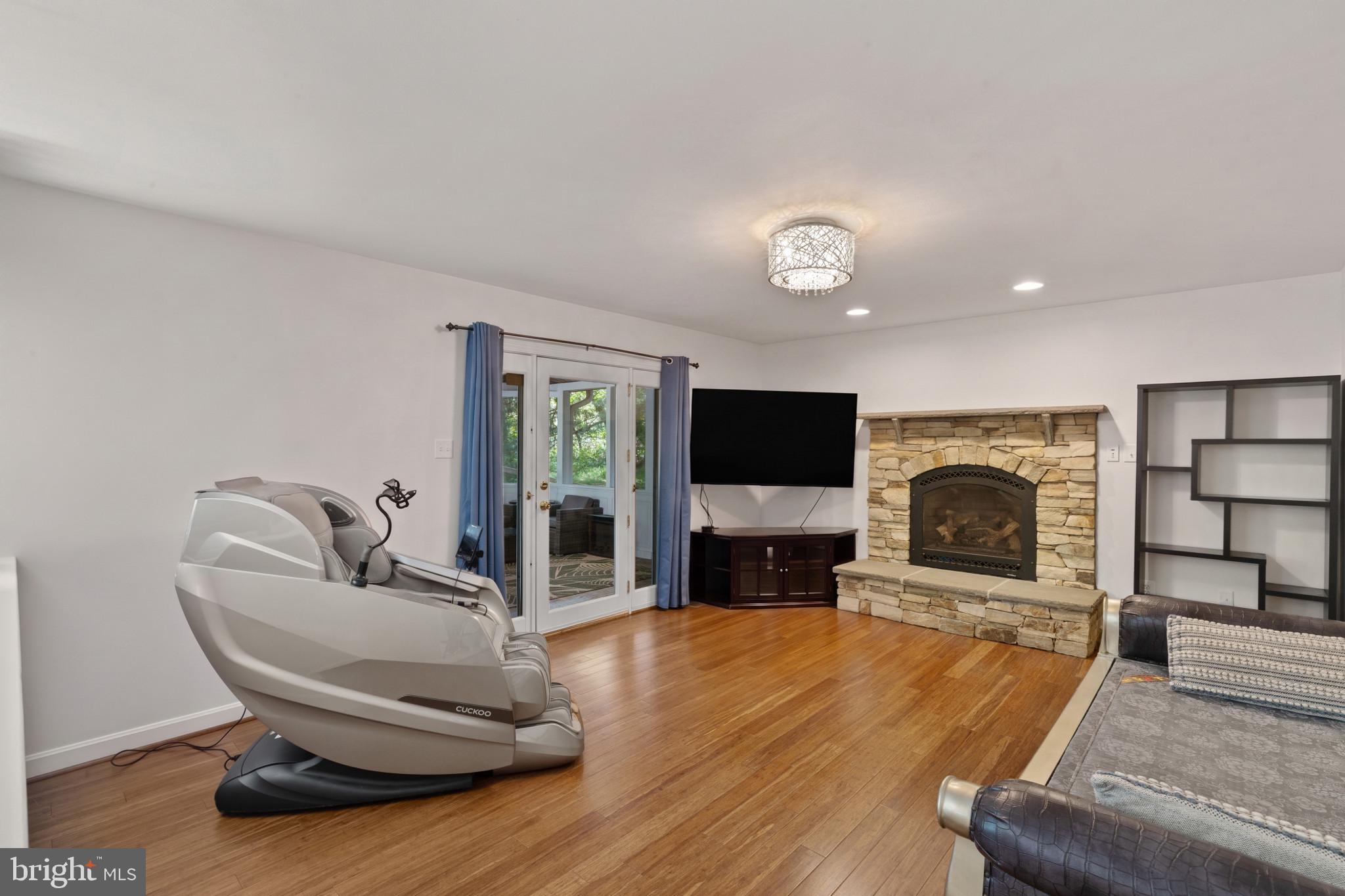 VILLAGE OF HICKORY RIDGE - Residential
