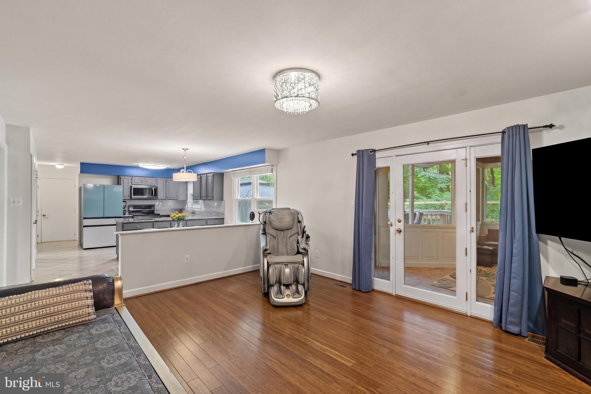 VILLAGE OF HICKORY RIDGE - Residential