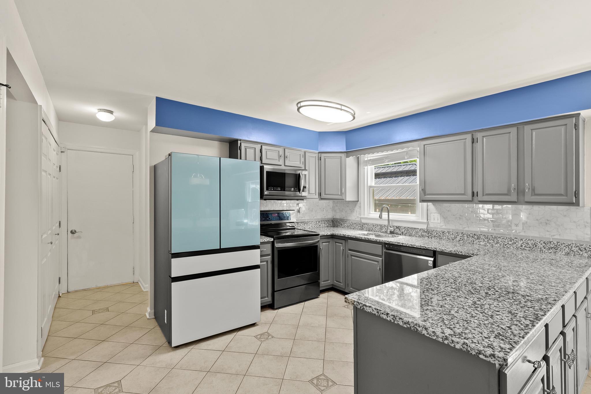 VILLAGE OF HICKORY RIDGE - Residential