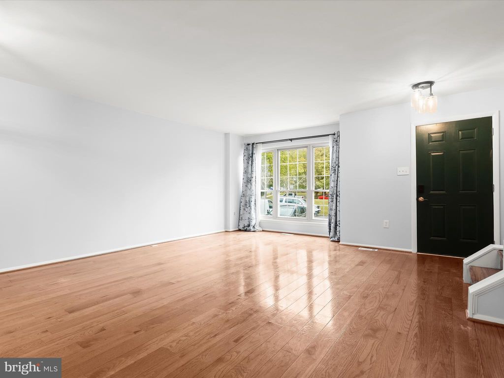 Photo of 18508 Crabapple Place, GAITHERSBURG, MD 20879 (MLS # MDMC2204536)