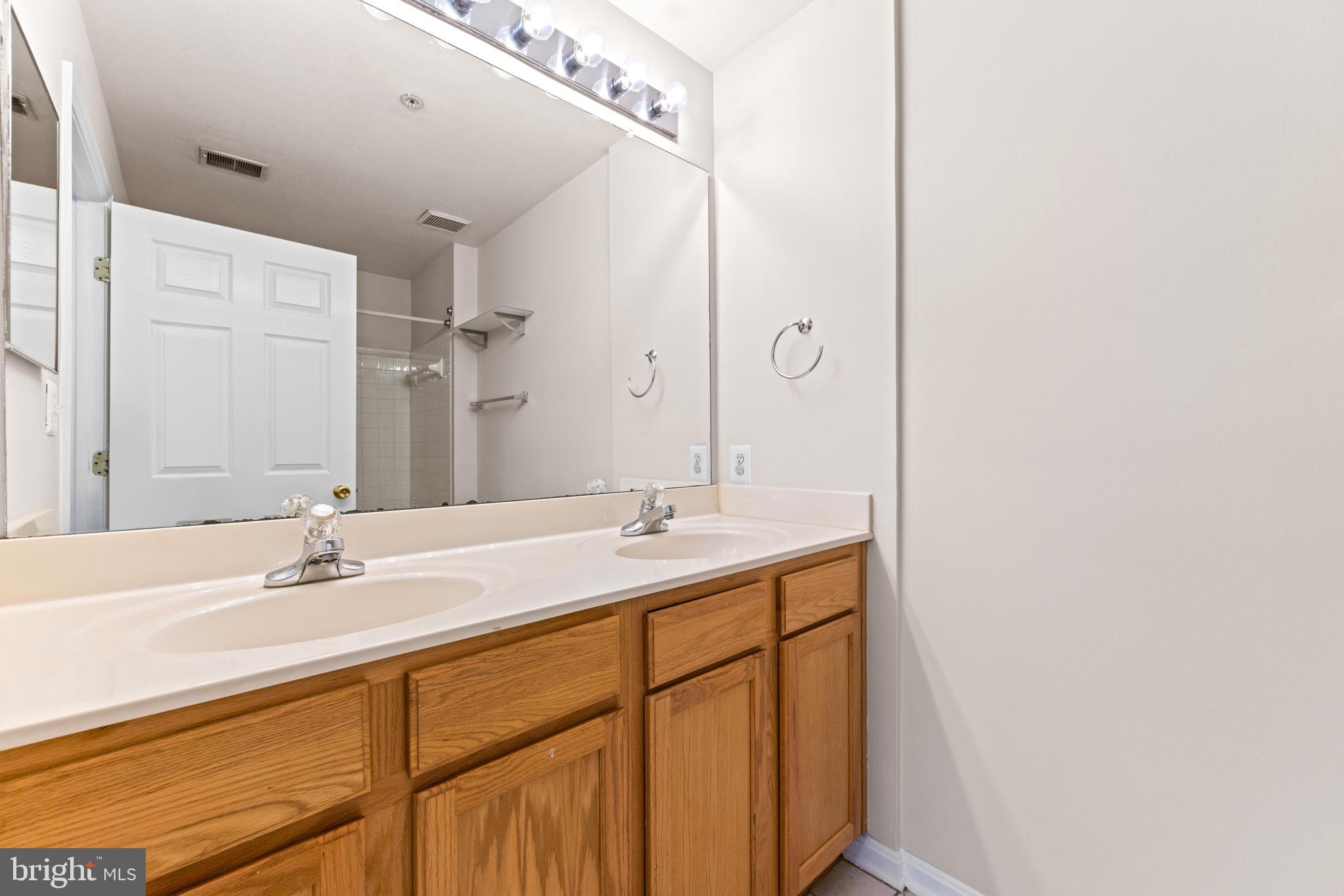 SCOTTS CROSSING - Residential Lease
