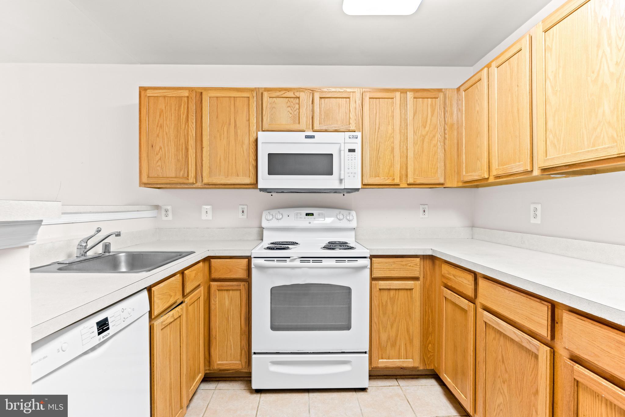 SCOTTS CROSSING - Residential Lease