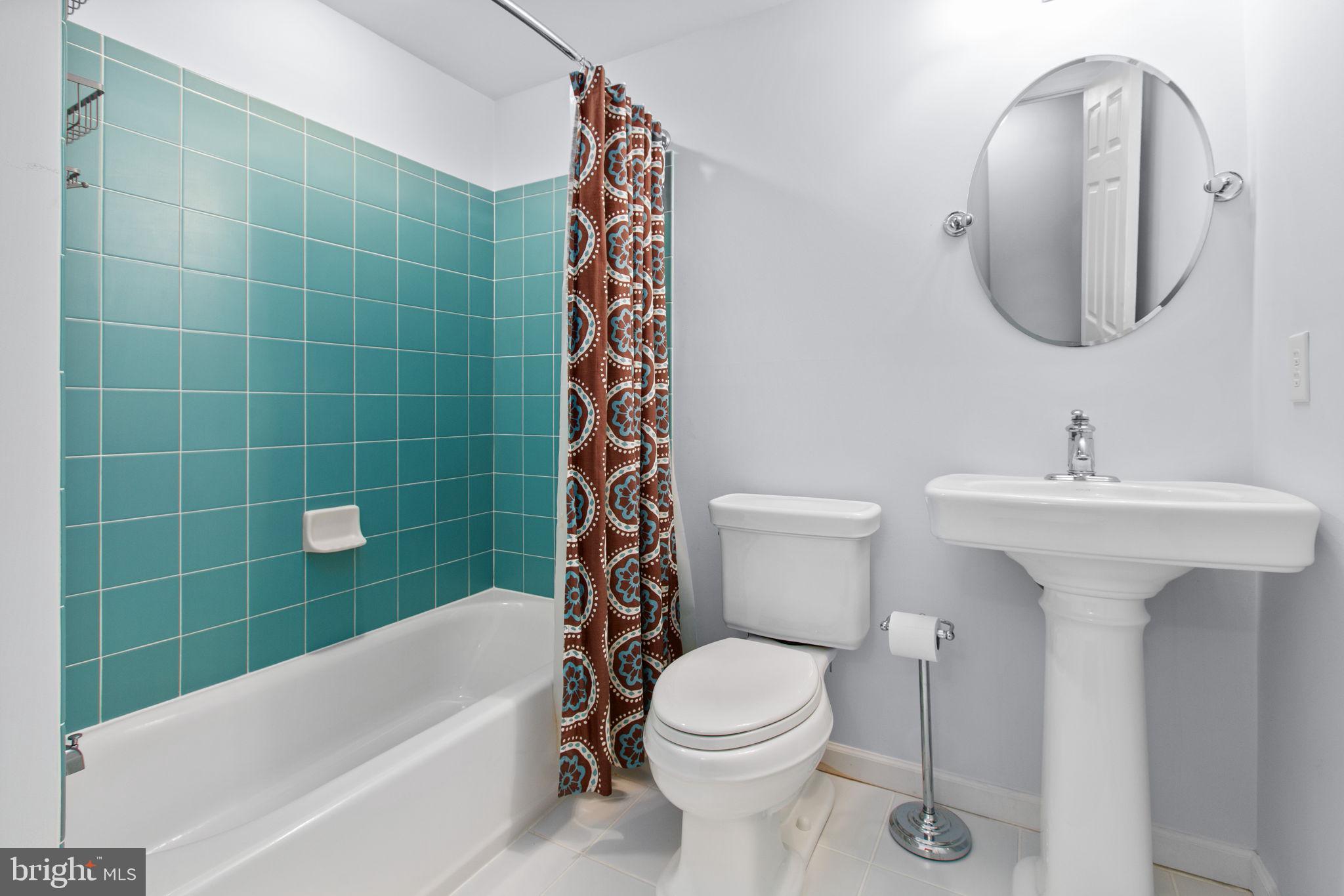 CROWN GRANT - Residential