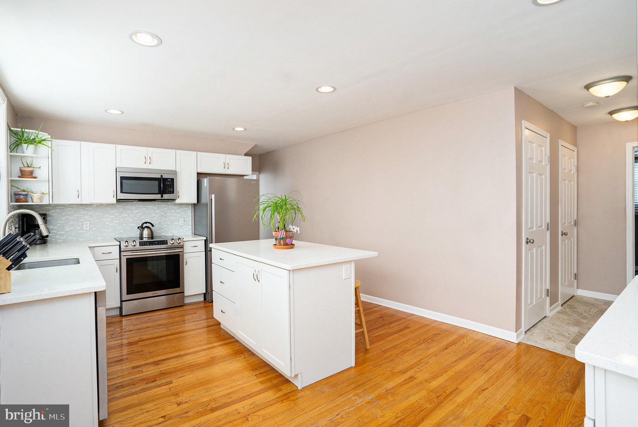 LAFAYETTE HILL - Residential