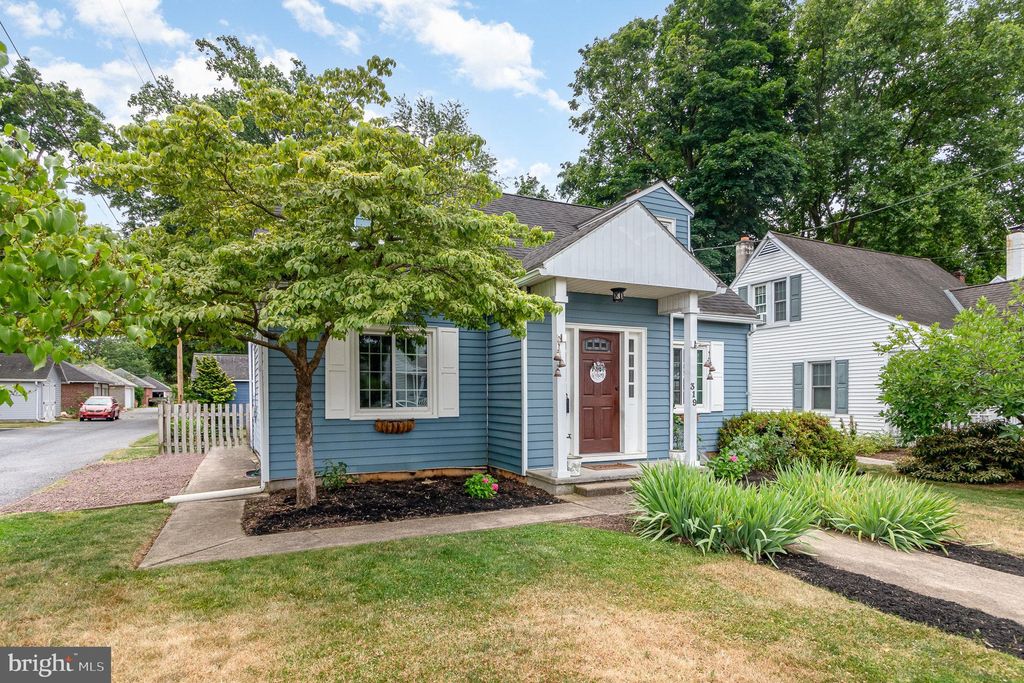 Photo of 319 Dover Street, Manheim, PA 17545 (MLS # PALA2054194)