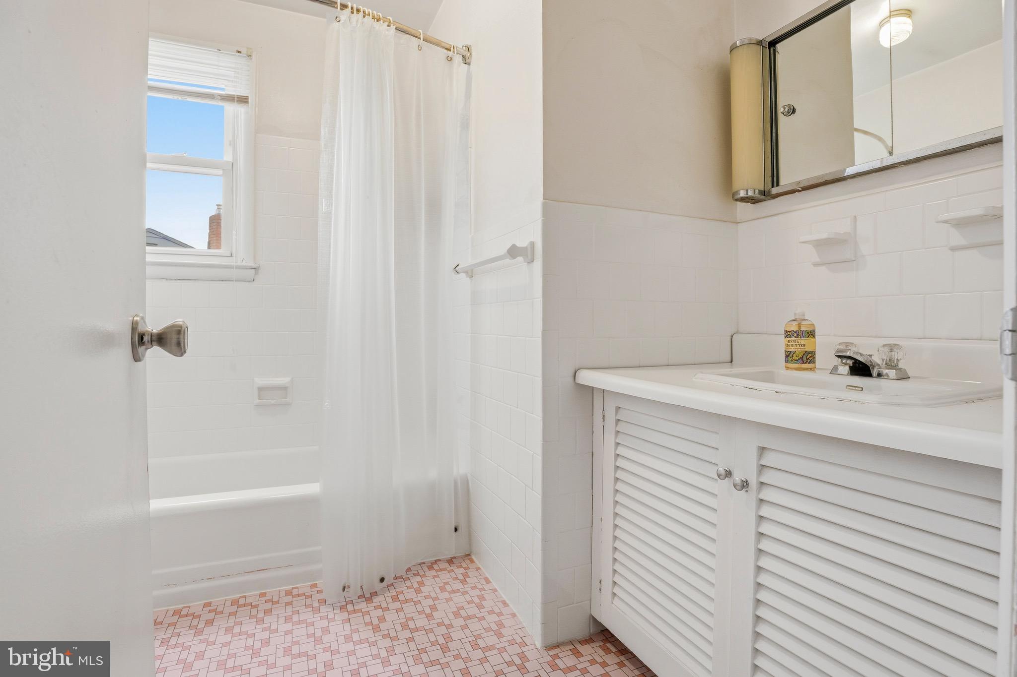 FOUNTAIN HILL - Residential