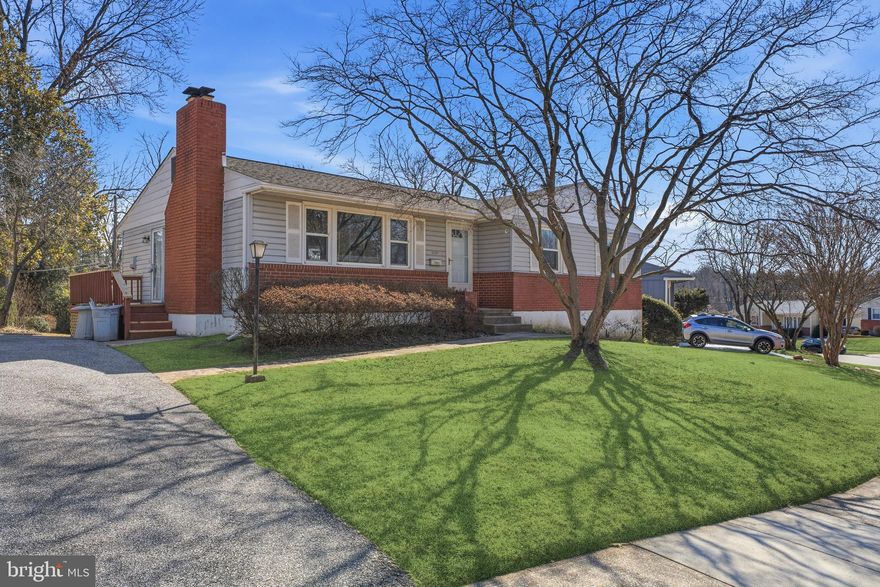 Don’t miss this opportunity to bring your vision to life! This 3-bedroom, 2 full bath home features hardwood flooring throughout the main level, deck off the kitchen and driveway and a finished lower level for added living or recreation space, and a bright 3-seasons room. Home requires updating throughout and is priced to reflect its condition. Great potential for an owner-occupants ready to renovate. Estate sale being sold as-is.