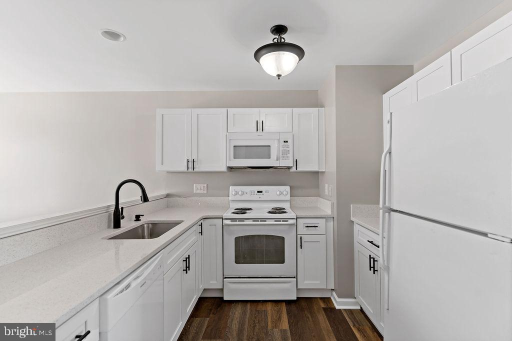 TOWNES OF BUNKER HILL - Residential Lease