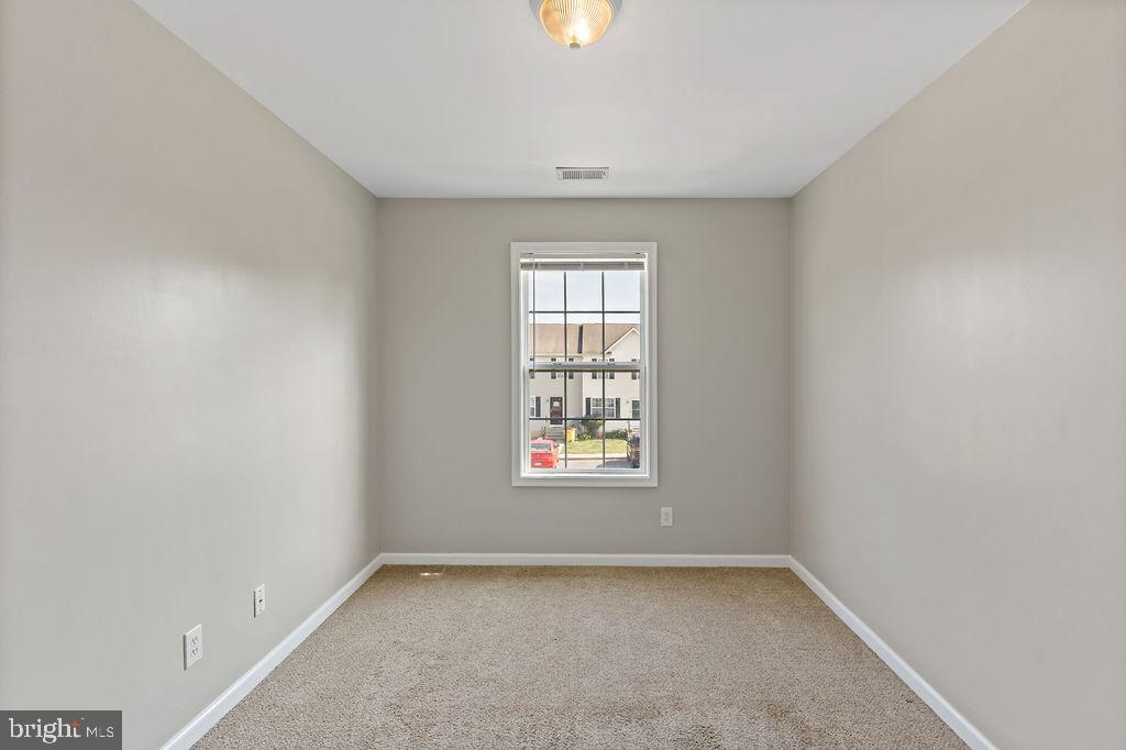 TOWNES OF BUNKER HILL - Residential Lease