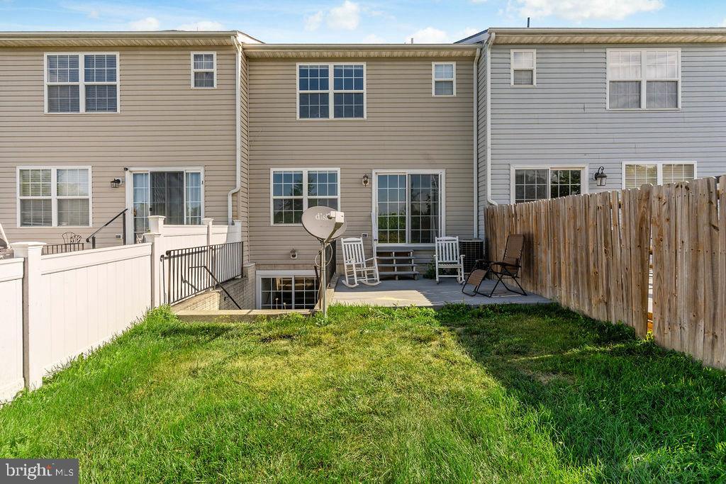 TOWNES OF BUNKER HILL - Residential Lease