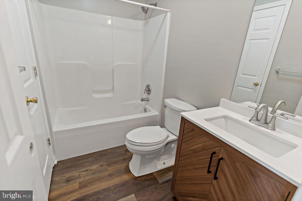 TOWNES OF BUNKER HILL - Residential Lease