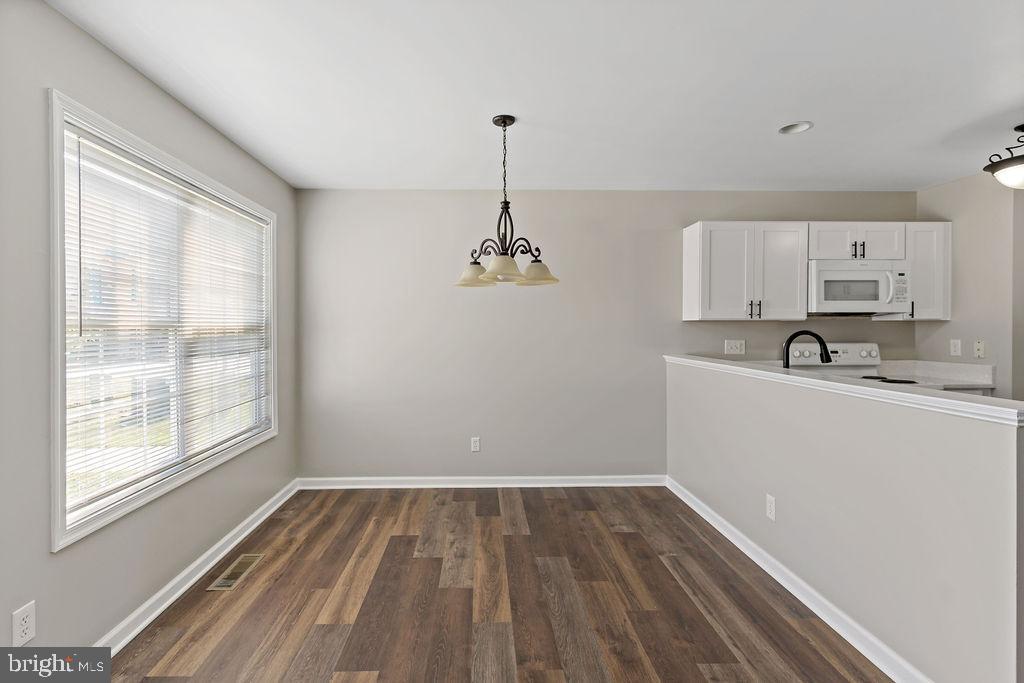 TOWNES OF BUNKER HILL - Residential Lease