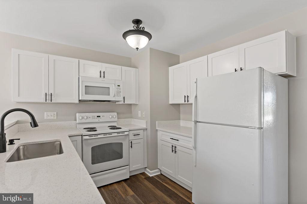 TOWNES OF BUNKER HILL - Residential Lease