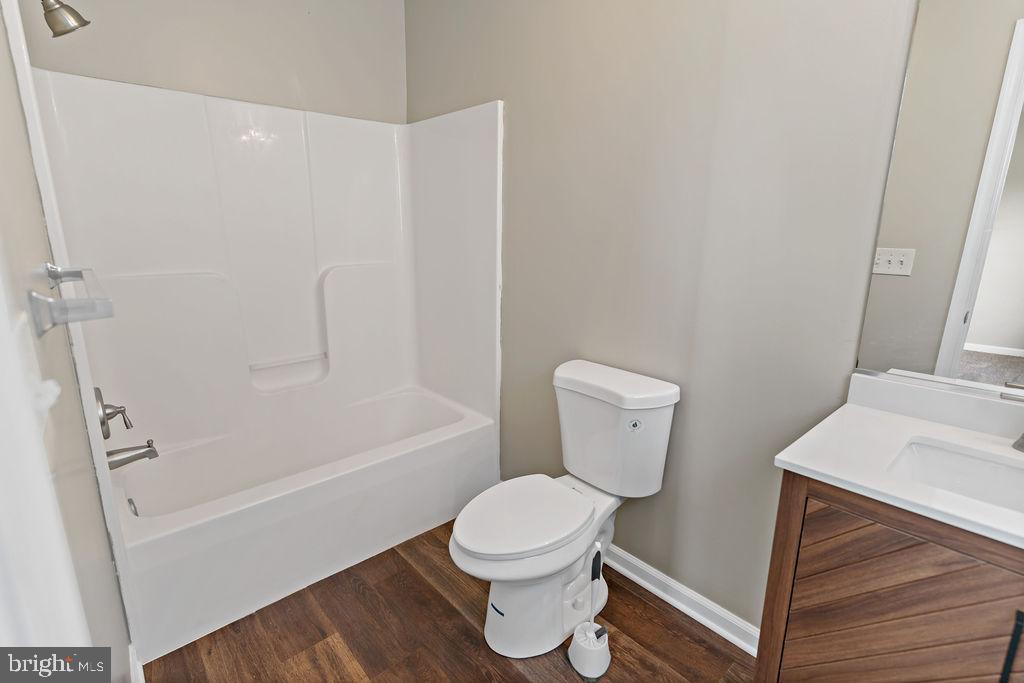 TOWNES OF BUNKER HILL - Residential Lease