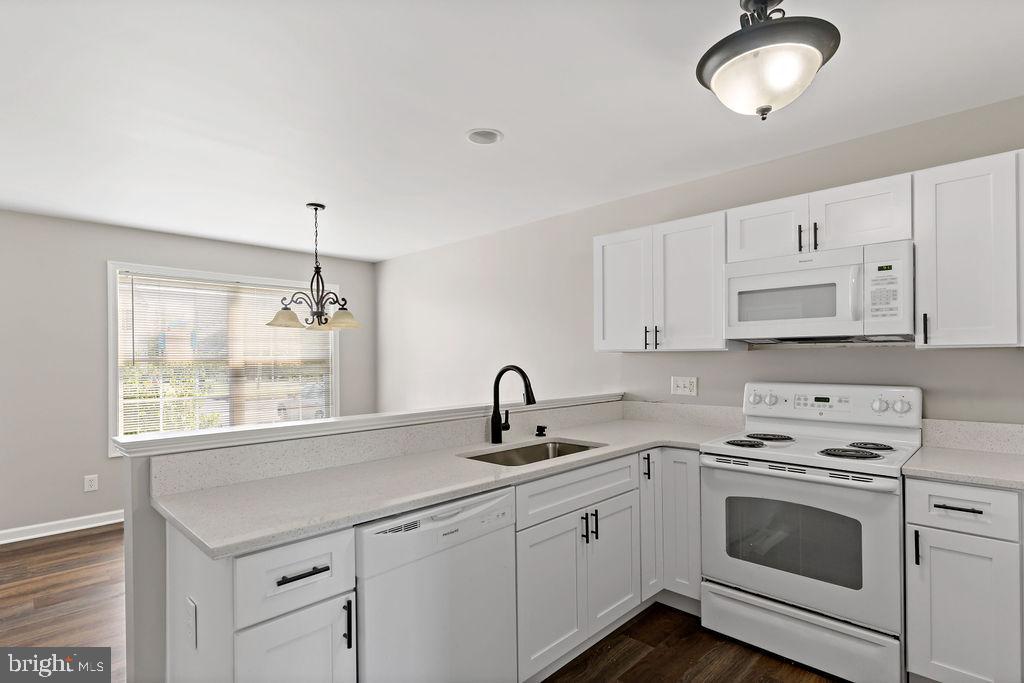 TOWNES OF BUNKER HILL - Residential Lease