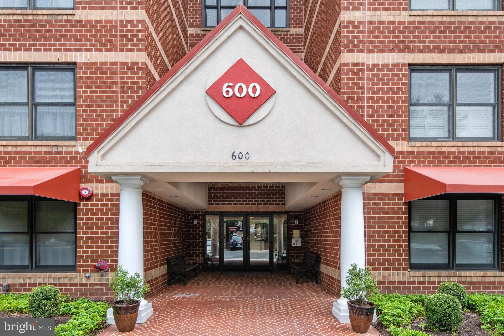 MCKINSEY PARK - Residential