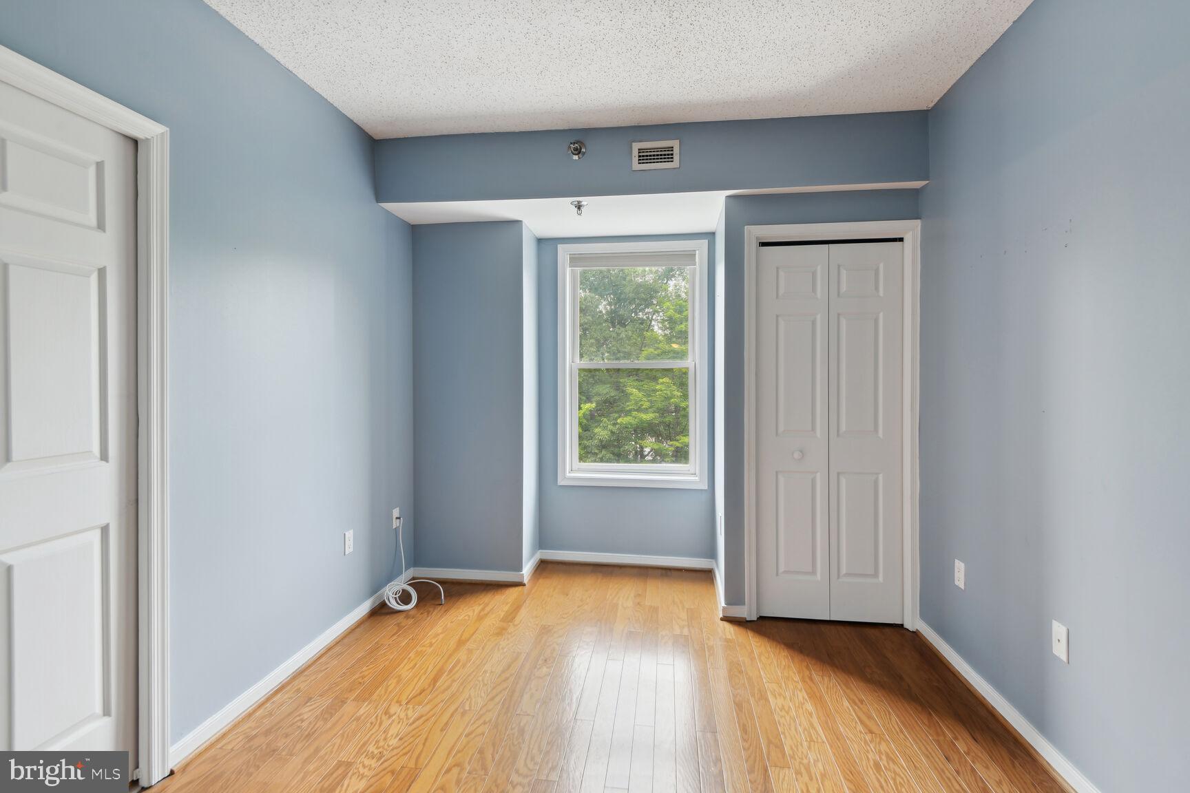 MCKINSEY PARK - Residential