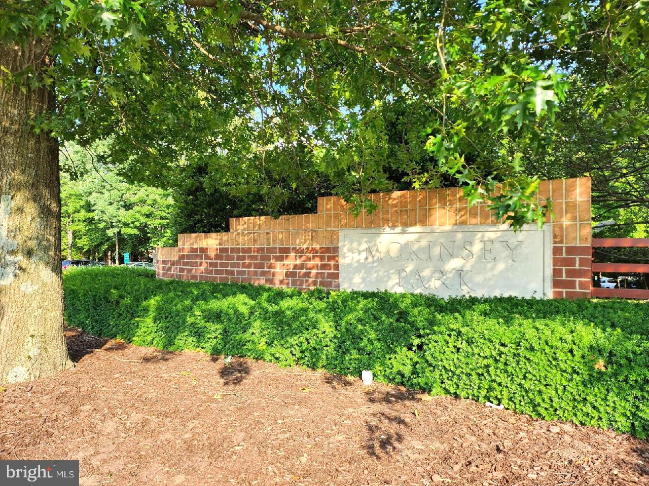 MCKINSEY PARK - Residential