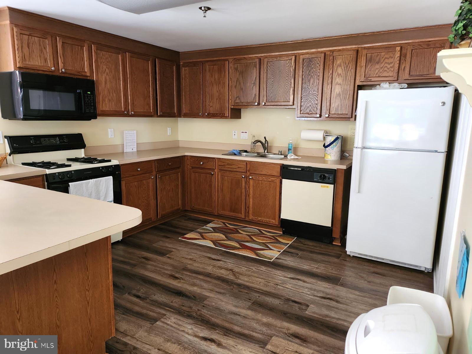 MCKINSEY PARK - Residential