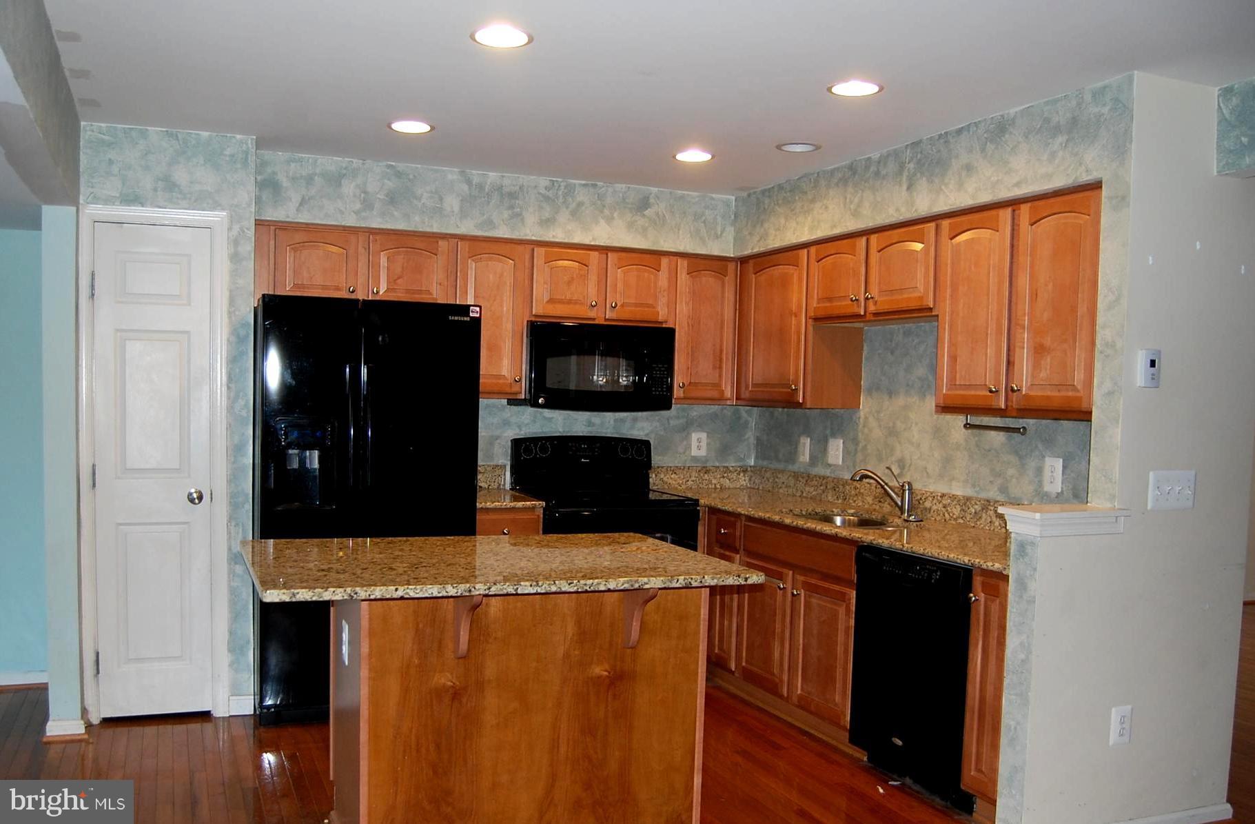 LAKELAND PLACE - Residential