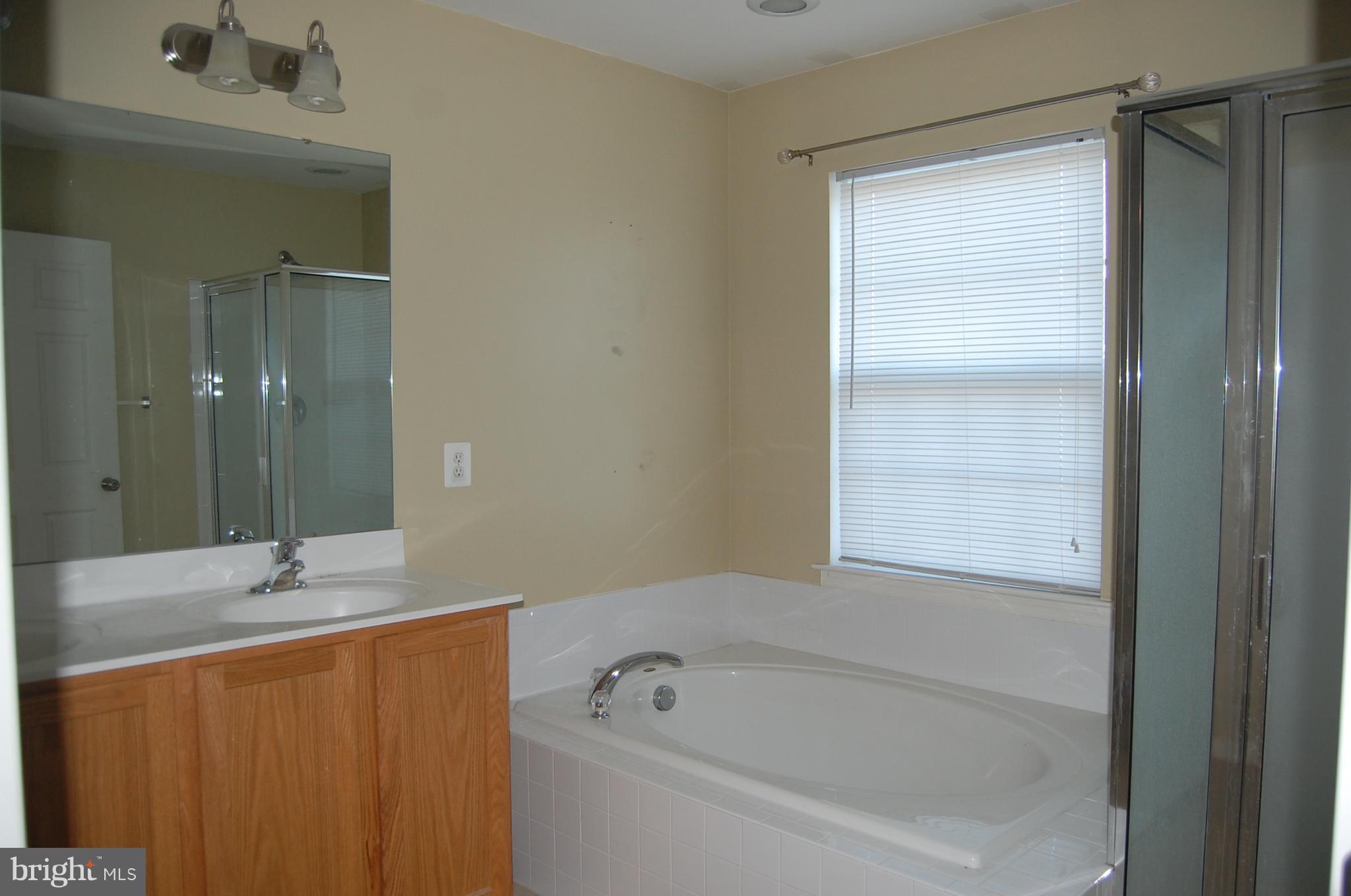 LAKELAND PLACE - Residential