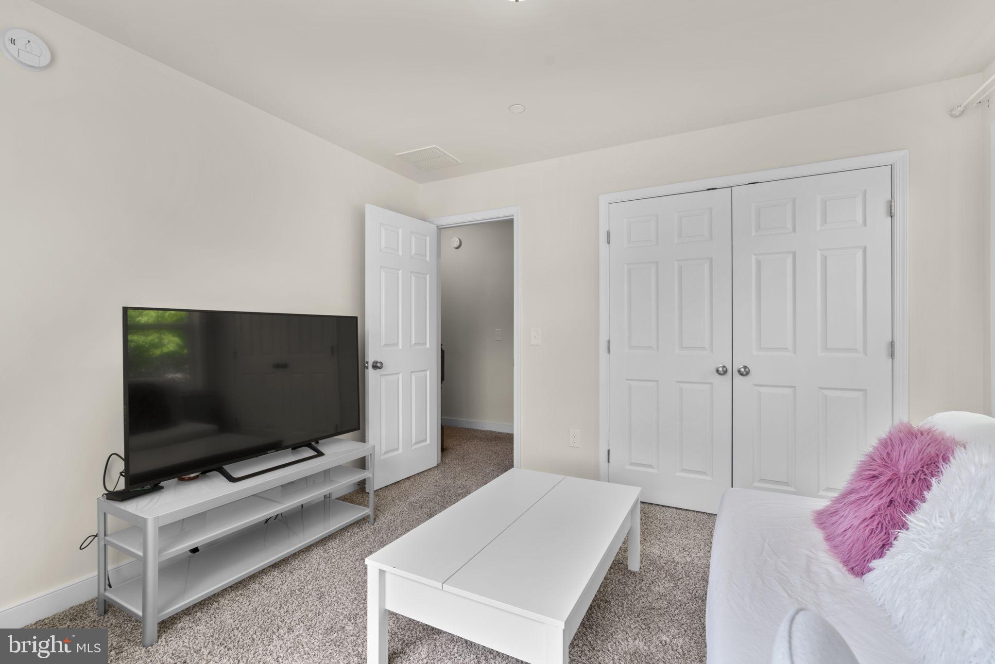 CEDARHURST - Residential