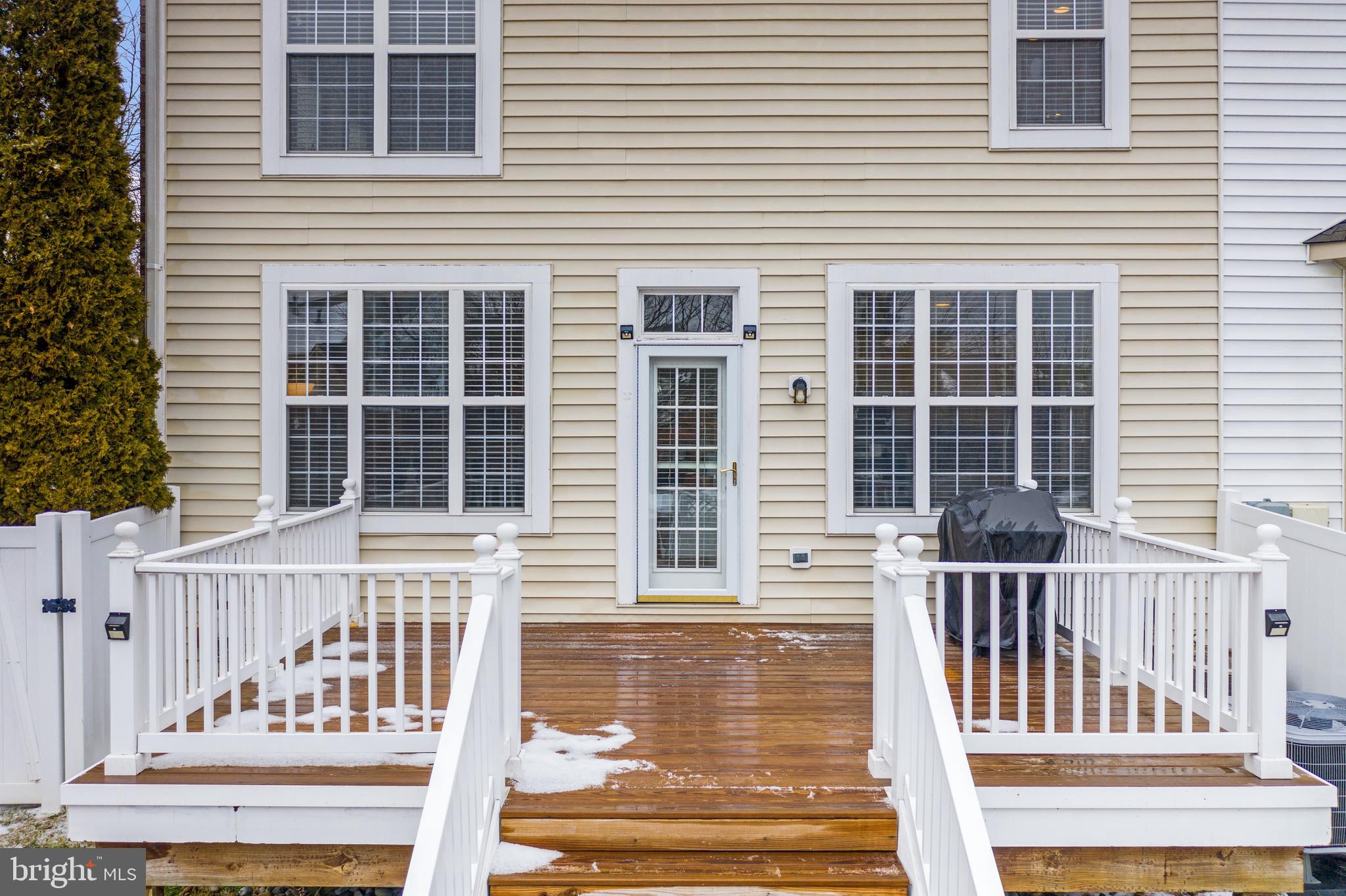 RIVER CREEK - Residential