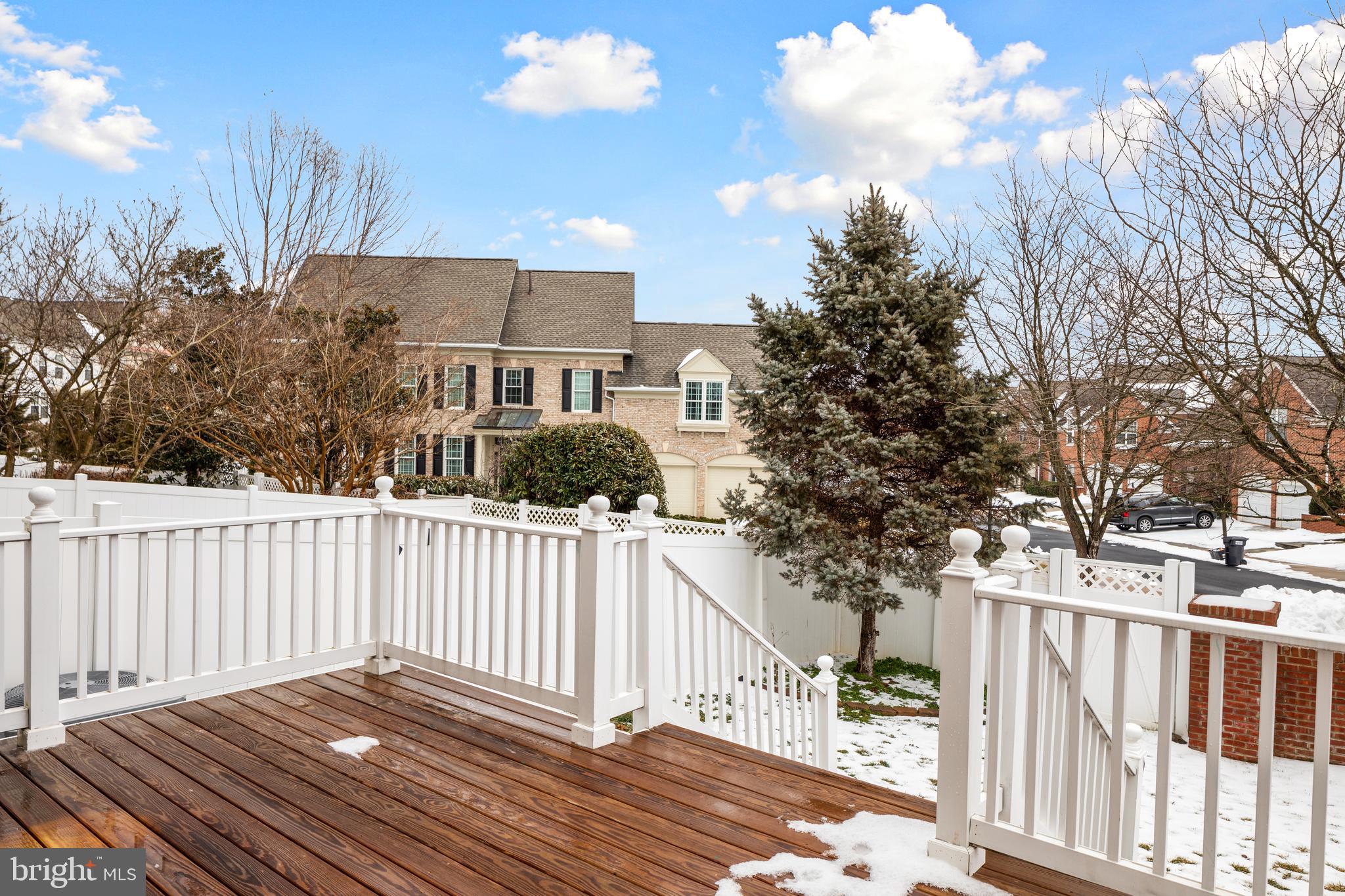 RIVER CREEK - Residential