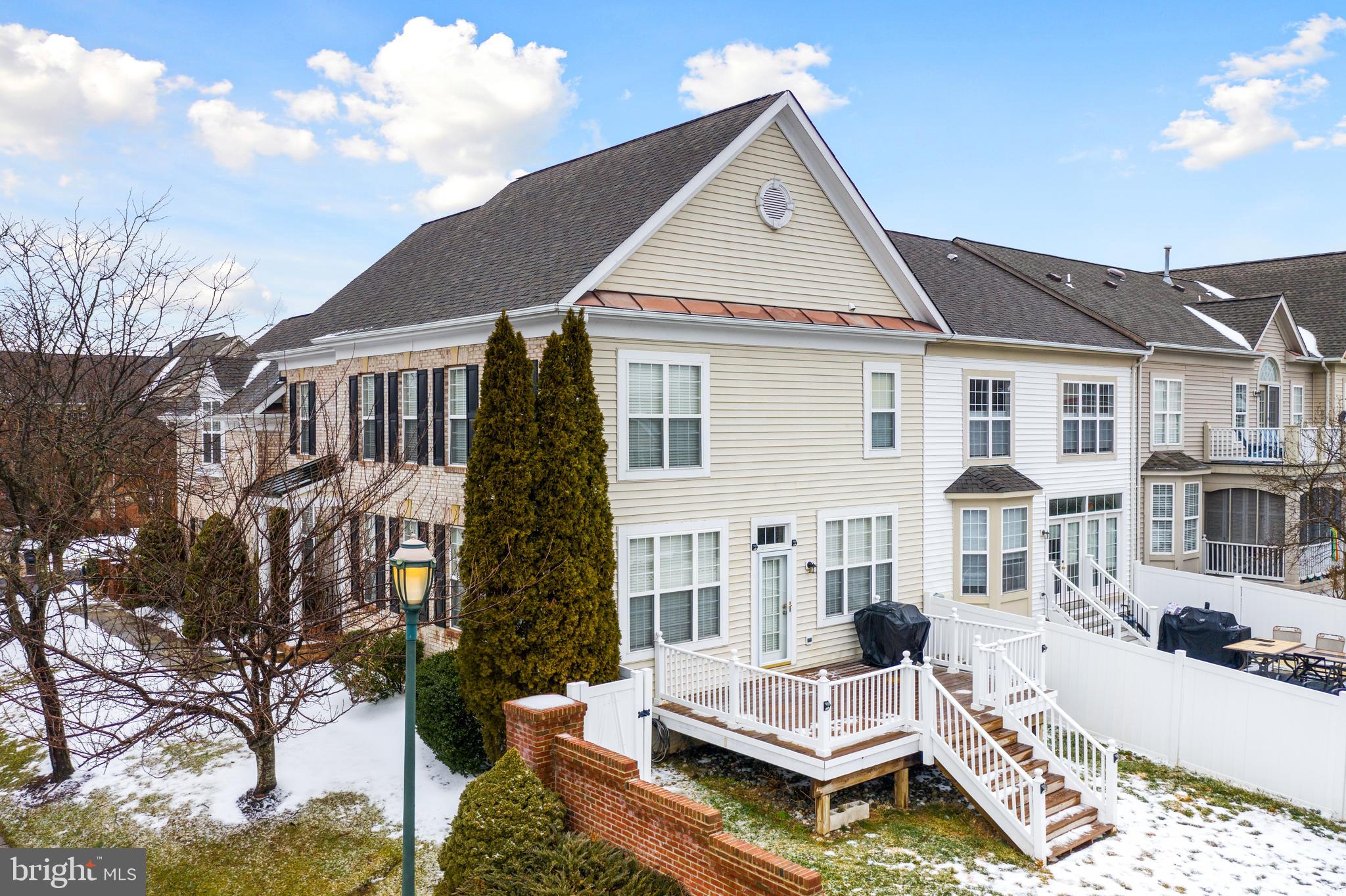 RIVER CREEK - Residential