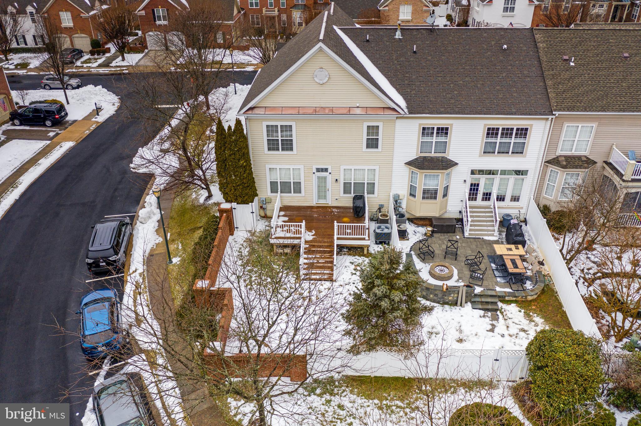 RIVER CREEK - Residential