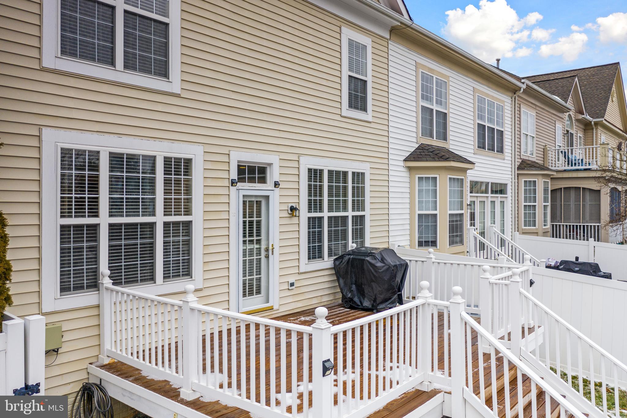 RIVER CREEK - Residential