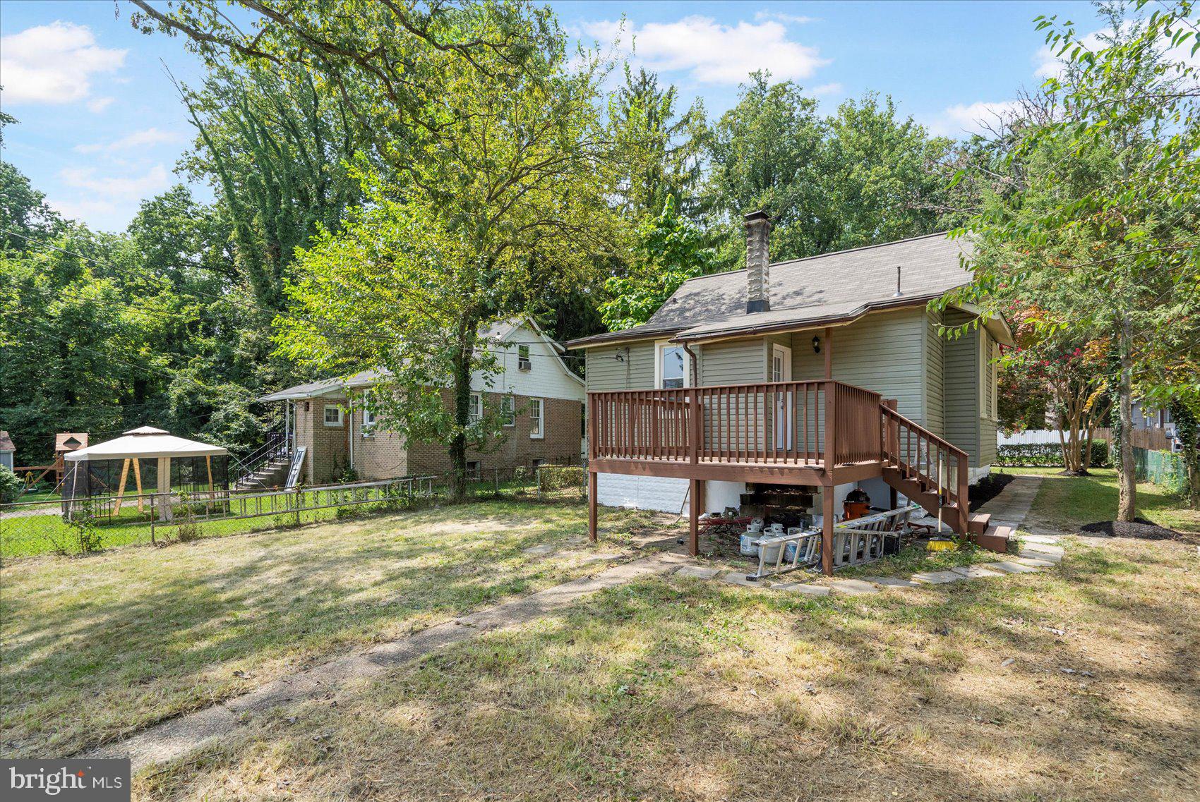 HOWARD PARK - Residential