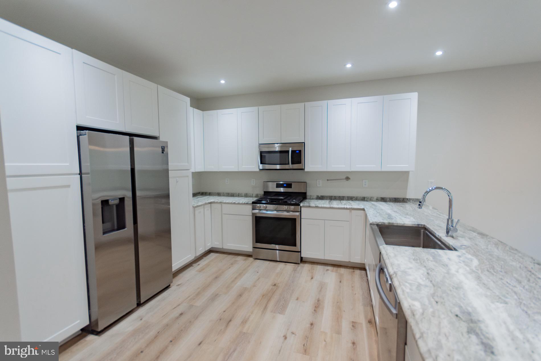 PENNSYLVANIA AT THIRD STREET - Residential