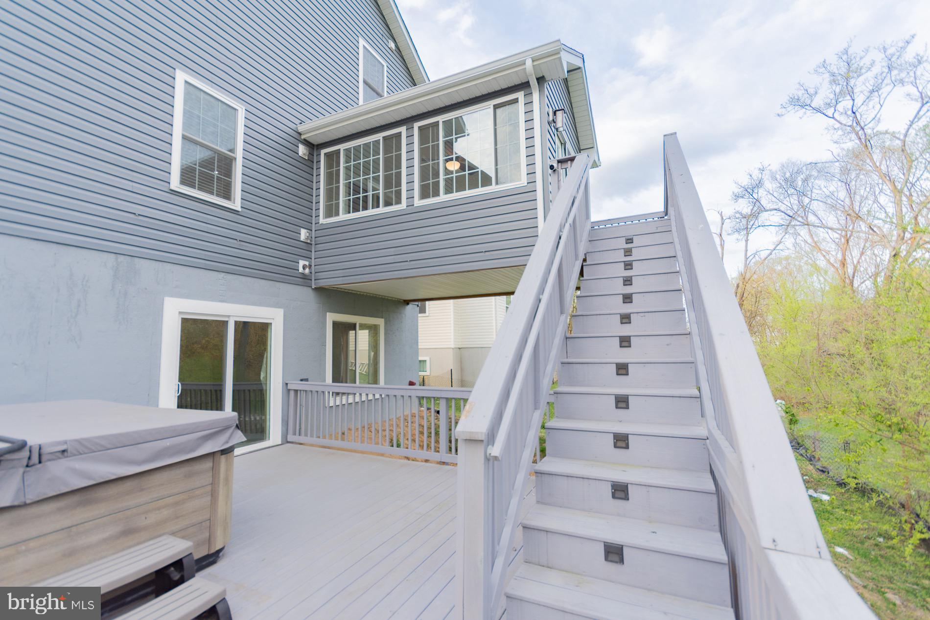 PENNSYLVANIA AT THIRD STREET - Residential