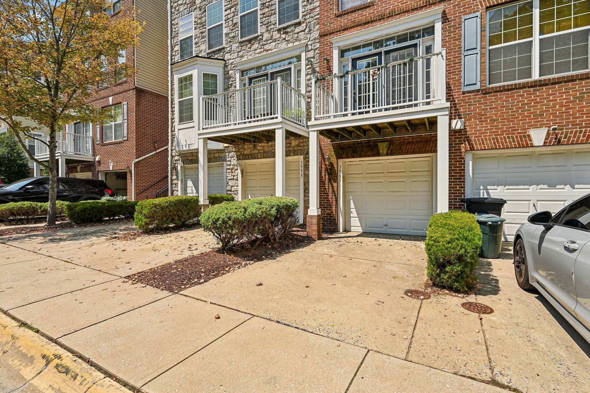 3557 CARRIAGE WALK LANE 77H