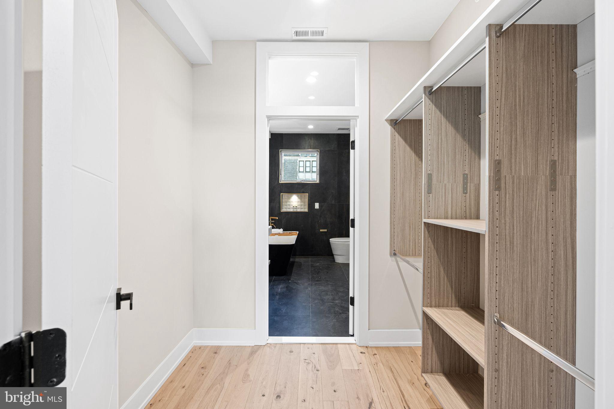 POINT BREEZE - Residential