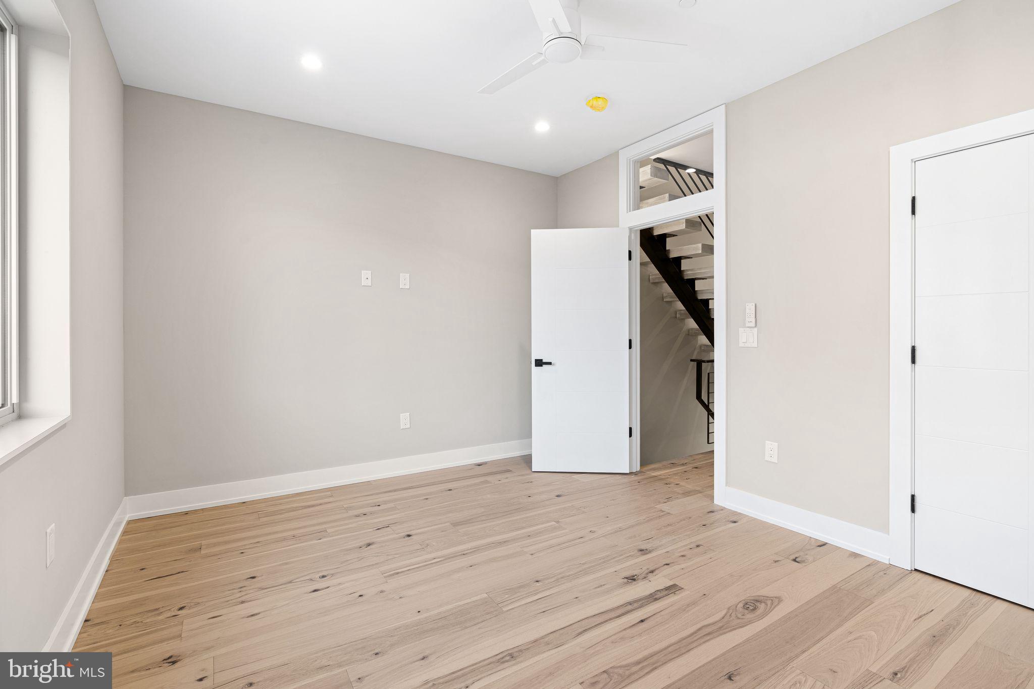 POINT BREEZE - Residential