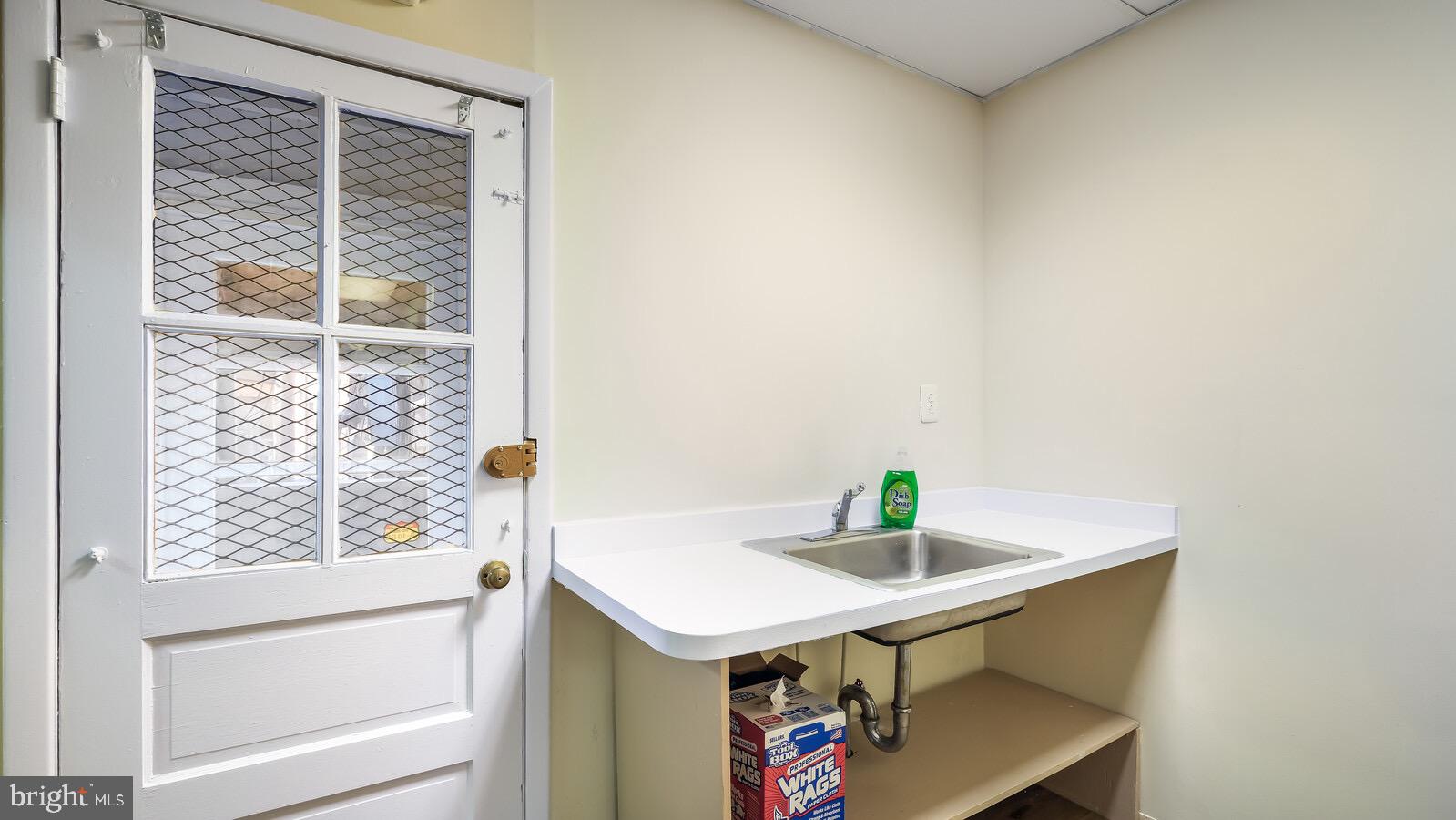 CENTER CITY - Commercial Lease