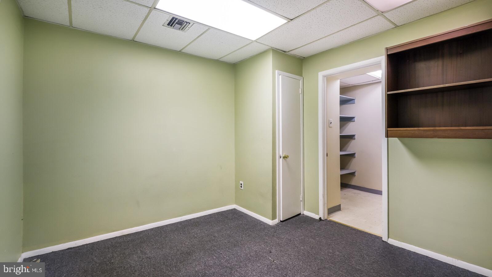 CENTER CITY - Commercial Lease